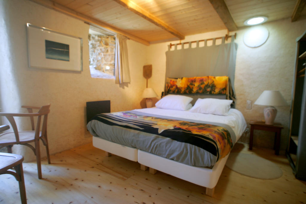 Le Magasin A Sel Bed & Breakfast Крозон Стая снимка