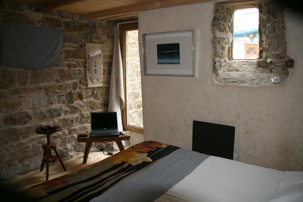 Le Magasin A Sel Bed & Breakfast Крозон Стая снимка